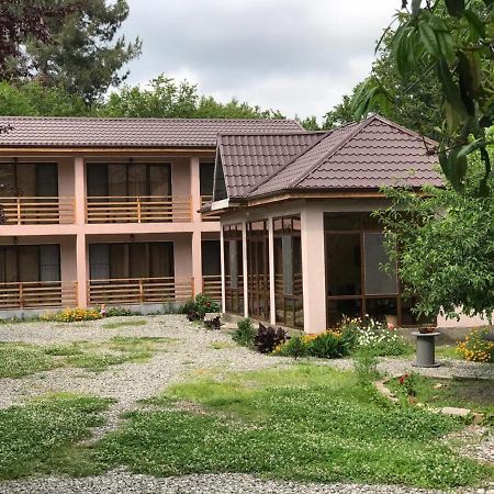 Гостевой Дом "Уют У Тумановых" Pitsunda Exterior foto