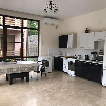 Гостевой Дом "Уют У Тумановых" Pitsunda Exterior foto
