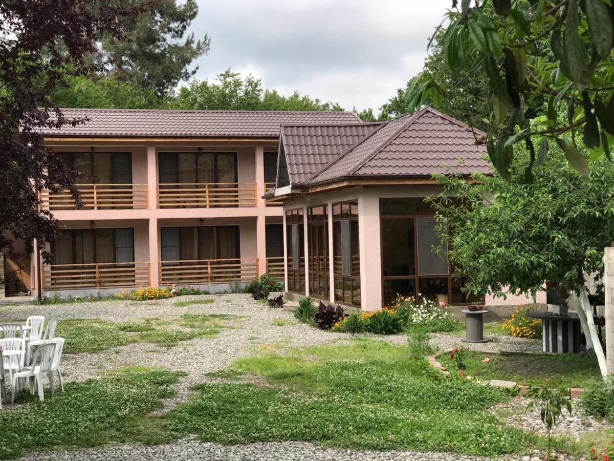 Гостевой Дом "Уют У Тумановых" Pitsunda Exterior foto