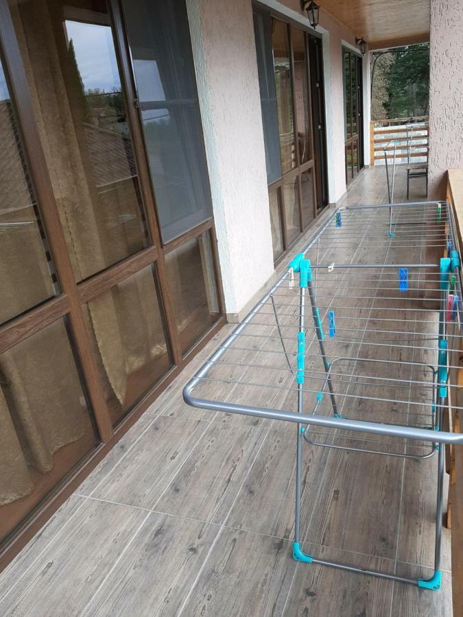 Гостевой Дом "Уют У Тумановых" Pitsunda Exterior foto